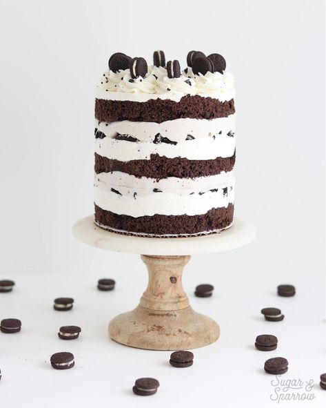 oreo ice cream cake recipe by sugar and sparrow Oreo Grooms Cake, Wedding Ice Cream Cake, Ice Cream Cake Wedding, Cake Whipped Cream Frosting, Ice Cream Wedding Cake, Oreo Wedding Cake, Mint Chocolate Chip Ice Cream Cake, Cake Whipped Cream, Ice Cream Wedding