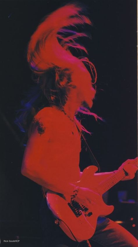 Rock Concert Aesthetic, Alice In Chains Unplugged, Rock N Roll Aesthetic, Grunge Posters, Rock Poster Art, Rock Aesthetic, Rockstar Aesthetic, Jerry Cantrell, Band Photography