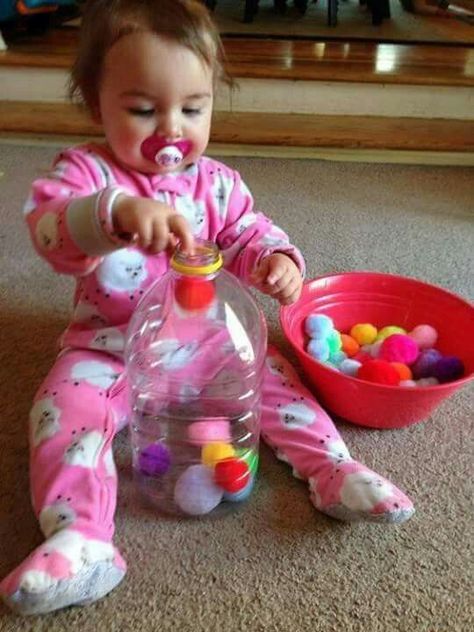 Baby Zintuiglijk, Baby Sensory Play, Baby Play Activities, Baby Learning Activities, Educational Games For Kids, Montessori Baby, Baby Activities, Montessori Toddler, Toddler Fun