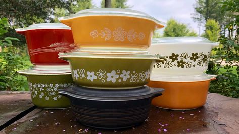 Vintage Pyrex Dishes That'll Remind You of Mama's House—And They're For Sale | The 1970s called, and it wants these Pyrex patterns back. Nothing takes us back to Mama’s house quite like the mental picture of wildly patterned Pyrex dishes stacked up in the fridge. Unlike our crystal-clear ones now, there was no telling what was inside. Feeling peckish? Close your eyes, and pick one. It was like a fun game of casserole roulette. Between watermelon-pink Gooseberry and classic blue Butterprint, Easter Casserole, Gooseberry Pyrex, 70s Inspiration, Vintage Pyrex Patterns, Pink Gooseberry, Pyrex Vintage Rare, Vintage Pyrex Dishes, Pyrex Dishes, Rare Pyrex