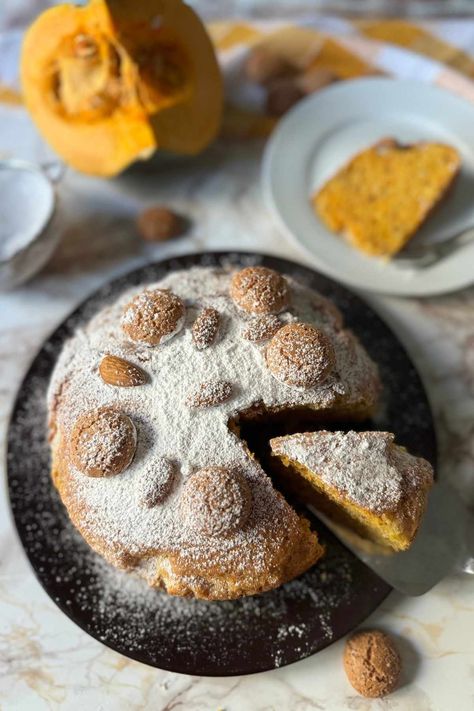 Rustic Italian Pumpkin Cake Recipe Amaretti Cookie Recipe, Recipes From Italy, Pumpkin Cake Recipe, Whiskey Cream, Gelato Recipe, Autumn Food, Flourless Cake, Pumpkin Cake Recipes, Italian Cake