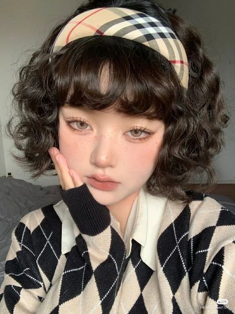 Follow me before saving this & don't repost. Kawaii Short Curly Hairstyles, Realism Tips, Curly Hair Drawing, Hair Reference, Curly Hair Tips, Beauty Ideas, Short Curly Hair, Reference Photos, How To Draw Hair