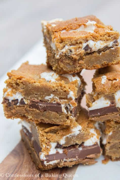 Cookie Butter Smores Bars Brown Sugar Blondies, Chewy Blondies, Smores Bar Recipe, Smores Bars, Biscoff Recipes, S Mores Bars, Smores Dessert, Smores Cupcakes, Chocolate Marshmallow