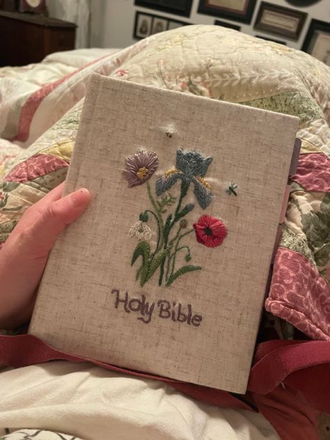 Bible Cover Ideas Fabrics, Embroidery Book Cover Ideas, Embroidery Bible Cover, Embroidered Bible Cover, Christian Cottagecore Aesthetic, Bible Covers Diy, Bible Journal Cover Ideas, Bible Designs Cover, Selah Clothing