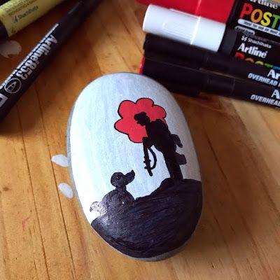 Flanders Fields Poem, Poppy Crafts, Prep Classroom, Poppy Day, Poppy Decor, Remembrance Day Art, Poppy Craft, Autumn School, Classe D'art