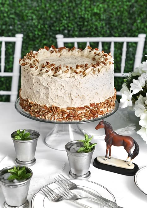 Butter Pecan Praline Cake, Southern Praline Cake, Pecan Praline Cake, Pecan Pie Cake, Brown Sugar Cakes, Praline Cake, Butter Pecan Cake, Pecan Praline, Cake Rolls