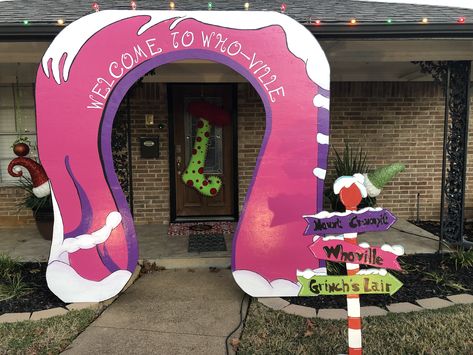 Welcome To Whoville Arch, Diy Whoville, Welcome To Whoville, Whoville Christmas Decorations, Christmas Parade Floats, Whoville Christmas, Grinch Party, Christmas Parade, My Space