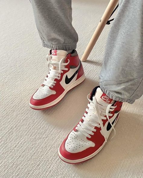 Bringing back the iconic red and white of the original 1985 Jordan 1 Chicago, this "Lost and Found" edition is a perfect blend of vintage style and premium craftsmanship. Not just a sneaker, but a piece of history. 👟🔥 . . . #meetsneaker #sneakers #hypebeast #hypebeastkicks #kicksaddict #kickstagram #nicekicks #streetwear #kicksonfire #igsneakercommunity #sneakerhead #aj1 #airjordan1 #aj #airjordan1high #lostandfound #aj1highlostandfound Jordan 1 Lost And Found, Sneakers Hypebeast, Chicago Vintage, Vintage Outfit, Lost And Found, Air Jordan 1 High, Lost & Found, Sneaker Head, Jordan 1