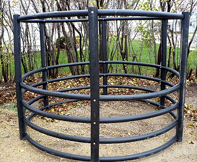 Diy Dog Feeder, Round Bale Feeder, Feeder Cattle, Hay Feeder For Horses, Cattle Feeder, Horse Feeder, Grace Farms, Horse Shelter, Raising Goats