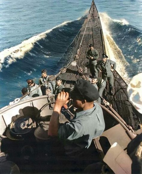 HistoryForce on Twitter: "Amazing photo of a U-boat and its crew at work. #WWII #ww2 #history #historymatters… " German U Boat, Model Warships, German Submarines, Ship Poster, Ww2 History, U Boat, German Soldiers Ww2, Naval Force, Military Pictures