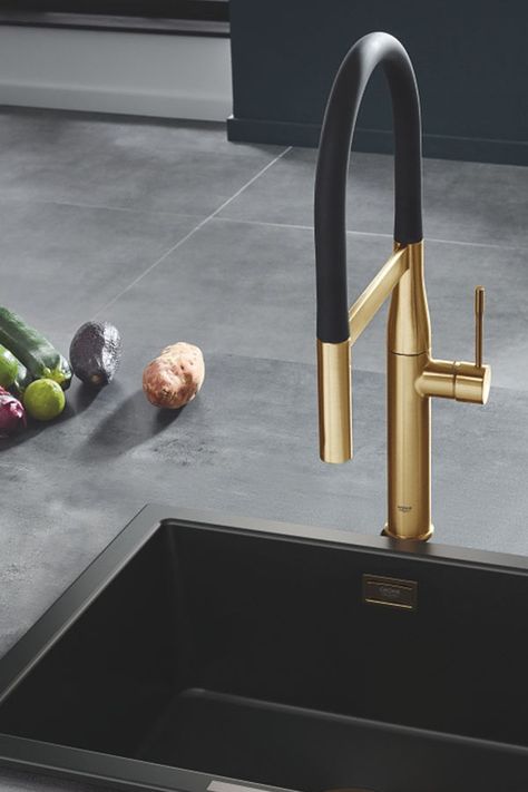 Gold Kitchen Tap, Gold Faucet Kitchen, Minimalist Sink, Istinye Park, Sink Trends, Grohe Kitchen Faucet, Grohe Essence, Gold Kitchen Faucet, Professional Single