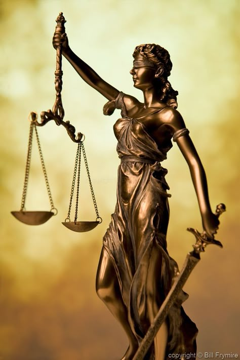 Next halloween costume -Statue of Lady Justice Holding Scales of Justice Lady Justice Statue, Law Life, Lips Quotes, Justice Tattoo, Justice Statue, Baddie Wallpaper, Women Lawyer, Scales Of Justice, Lady Justice