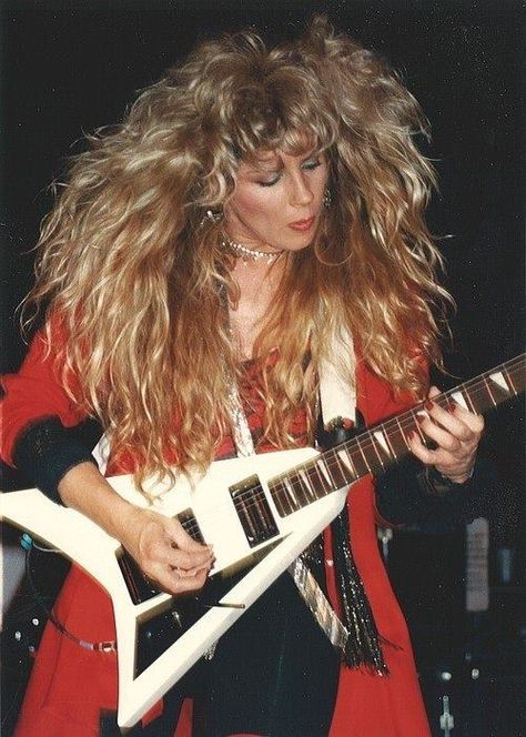 Lita Ford 80s, Jan Kuehnemund, 80s Girl Fashion, Band Tumblr, Flying V Guitar, Rock And Roll Girl, 80s Girl, Lita Ford, Heavy Metal Girl