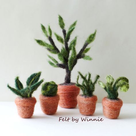 Felted Plants, Diy Galaxie, Tree Ent, Felt Painting, Baby Tree, Felting Diy, Needle Felting Diy, Felt Animal, Wool Felting