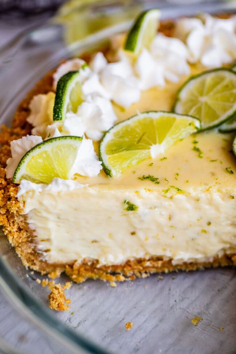 Easy Key Lime Pie, Key Lime Pie Easy, Key Lime Pie Recipe, Creamy Pie, Homemade Graham Cracker Crust, Lime Pie Recipe, July Desserts, Keylime Pie Recipe, Homemade Graham Crackers