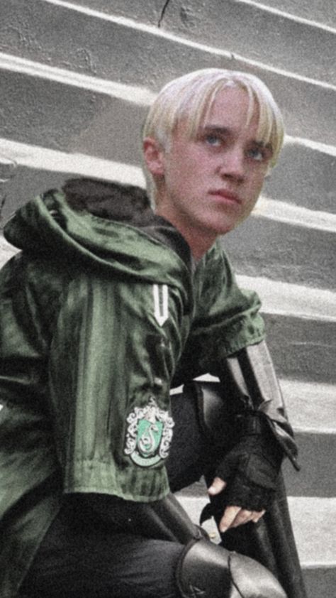 Draco Malfoy Funny, Drako Malfoy, Draco Malfoy Hot, Draco Malfoy Imagines, Draco Malfoy Fanart, Harry Draco, Draco Malfoy Aesthetic, Buku Harry Potter, Lucius Malfoy