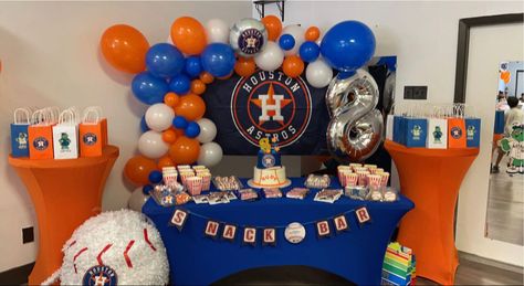 Astros Decorations Party, Astros Birthday Party Decorations, Astros Theme Party, Astros Birthday Party Ideas, Astros Party Ideas, Astros Theme Birthday Party, Astros Birthday Party, Astros Baseball Party, Houston Astros Birthday Party