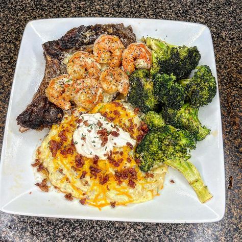 KING OF SOULFOOD ��👑 (@pixieemeals) • Instagram photos and videos Dinner Mashed Potatoes, Broccoli Steak, Shrimp Broccoli, Steak And Shrimp, Potato Dinner, Soul Food Dinner, Food Crush, Health Dinner Recipes, Food Goals