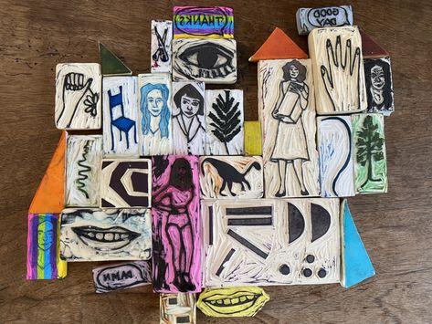 Printing with erasers workshop Print Making Designs, Eraser Stamp, Linocut Printmaking, Lino Art, Hand Carved Stamps, Stamp Carving, Relief Printing, Linocut Art, Handmade Stamps