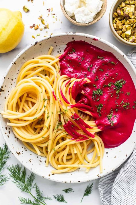 Did you know that beets make for a DELISH pasta sauce? This roasted beet pasta recipe is seriously out of this world. Beets Pasta, Beet Pasta Sauce, Beet Sauce, Beet Pasta, Bucatini Pasta, Flakey Salt, Beet Hummus, Roasted Beets, Taste Testing