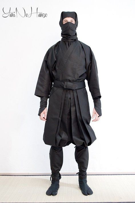 Ninja Uniform, Samurai Clothing, Ninja Outfit, Ninja Art, Ninja Warrior, Arm Armor, Space Suit, Cool Outfits For Men, Bruce Lee