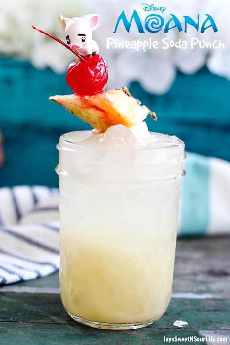 moana-pineapple-soda-punch-pinterest-share | Beautiful Cases For Girls Moana Craft, Pineapple Soda, Disney Cocktails, Disney Movie Night Dinner, Disney Inspired Food, Disney Drinks, Disney Dinner, Moana Birthday Party, Moana Party