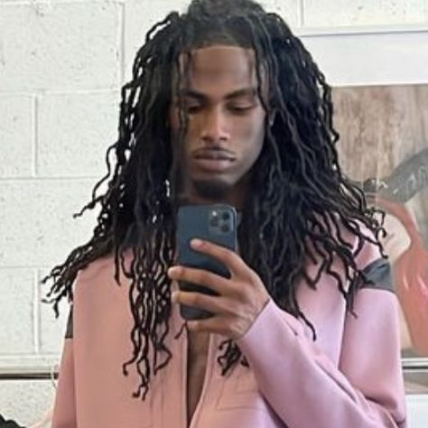 Dreads No Middle Part Men, 4c Locs Men, Dreads Long, Long Dreads Men, Black Guy Long Hairstyles, Long Dreadlocks, Black Men With Locs, Black Men Long Hair, Men With Locs