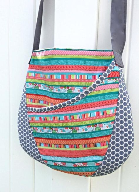 34 Best Free Bag Sewing Patterns To Sew In 2021 Messenger Bag Patterns, Tote Bag Pattern Free, Diy Sy, Sewing Projects Free, Retro Shoulder Bag, Bag Pattern Free, Free Pdf Sewing Patterns, Sew Ins, Bag Sewing