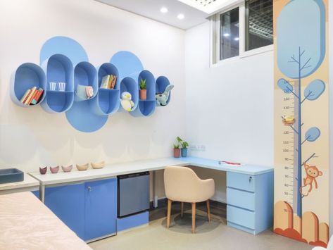 Clinic Lighting Design, Pediatrics Clinic Interior Design, School Clinic Design, Pediatric Room Design, Pedia Clinic Interior Design, Pediatric Clinic Design Interiors, Pediatric Clinic Design, Pedia Clinic, Pediatric Waiting Room Ideas