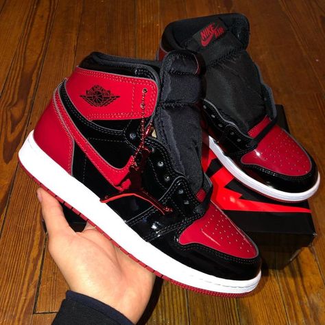 Patent Bred 1s Outfit Men, Patent Bred 1s Outfit, Tenis Jordan 1, Patent Bred 1s, Jordan Shoes Red, Black And Red Sneakers, Jordan 1 Red, Pretty Sneakers, Shoes Wallpaper