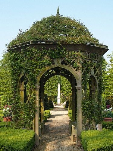 Garden Folly, Garden Vines, Garden Gazebo, The Secret Garden, Formal Gardens, Gorgeous Gardens, Garden Structures, Green Garden, Lush Green