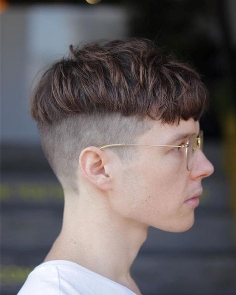 Bowl Haircuts Mens, Mens Quiff Haircut, Queer Mens Haircut, Mens Bowl Haircut, Mans Haircut Short, Short Man Haircut, Curly Bowl Cut, Bowl Cut Men, Hairstyle Men Short