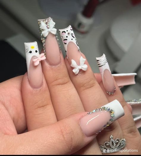 Y2k Nails Acrylic Hello Kitty Short, Cute Nail Designs Charms, Y2k Hello Kitty Nails, Nail Inspo Medium Length, Hello Kitty Nails Acrylic, Hello Kitty Acrylic Nails, Betty Boop Nails, My Melody Nails, Panda Nails