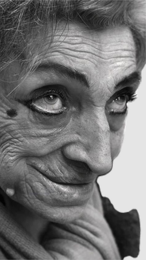 #change #face #old #women #men #eyes Creepy Facial Expressions, Person Scratching Head, Interesting Looking People, Interesting Faces To Draw Portraits, Random People Faces, Interesting Noses, Old People Reference, Woman Smirking, Smirk Drawing Reference