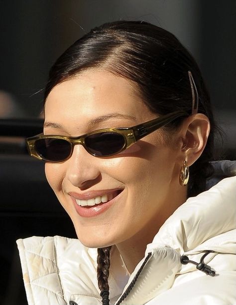 Bella Hadid • Vintage Gucci - Green oval sunglasses Green Oval, Oval Sunglasses, Gucci Sunglasses, Bella Hadid, Sunglasses Vintage, Square Sunglasses Women, Follow For More, Vintage Gucci, Fashion Inspo Outfits