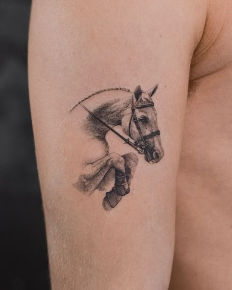 Equine Tattoo, Small Horse Tattoo, N Tattoo, Tattoo Horse, Horse Tattoo Design, Cowboy Tattoos, Tattoos For Dog Lovers, Rose Tattoos For Women, Biker Tattoos