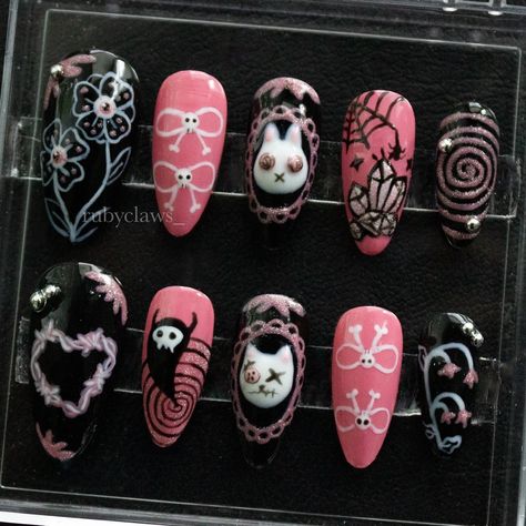 Ruby Gloom Nails, Creepy Cute Nails, Creepy Halloween Nails, Creepy Nails, Scene Nails, Emo Nails, Preppy Nails, Spooky Nails, Halloween 3d