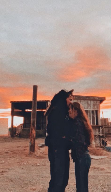 The Longest Ride Aesthetic, Country Couple Pictures, Couples Things To Do, Country Relationship Goals, Country Dates, Country Couple, Country Relationships, Cute Country Couples, Country Girl Life