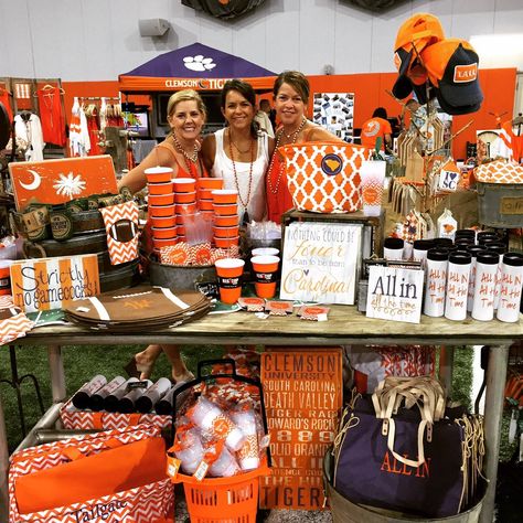 University Of Tennessee Tailgate Food, Clemson Centerpieces, Clemson Gameday Outfit Mom, Clemson Tailgate Food, Clemson Party Ideas, Clemson Graduation Party, Clemson Birthday, Clemson Crafts, Clemson Party