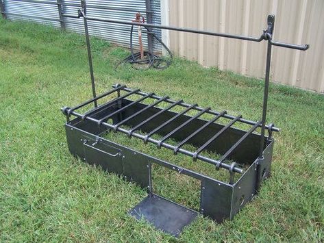 Campfire Cooking Equipment, Chuck Wagon Cooking, Cowboy Grill, Cowboy Cooking, Pit Cooking, Fire Pit Cooking, Bbq Grill Design, Fireplace Set, Chuck Wagon