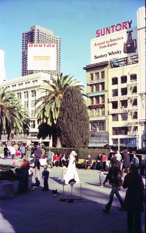 Union Square, 1974 #sanfrancisco 70s San Francisco, San Francisco Vintage, Vintage San Francisco, 1970s San Francisco, Union Square San Francisco, Bay Area California, San Francisco Girls, San Francisco Photos, Redwood City