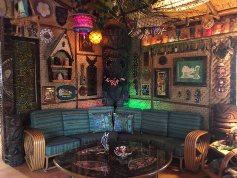 Home Tiki Bar Spotlight #62 South Pacific Room- Vista CA - Tiki with Ray Hangout Shed, Sesh Shed Ideas, Sesh Room, 80s Phone, Home Tiki Bar, Estilo Kitsch, 2025 Moodboard, Witch Hut, Hippie House