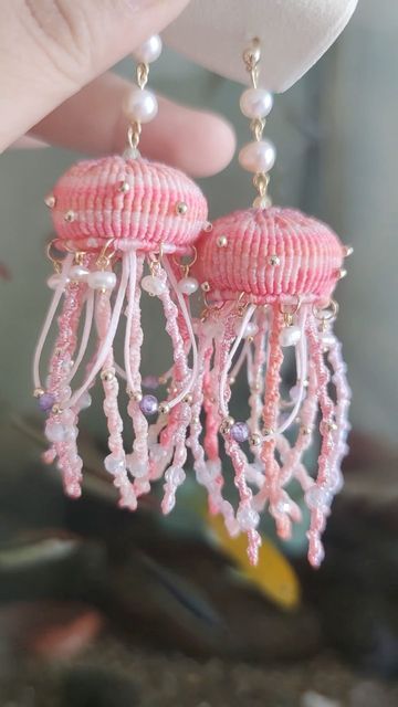 Crochet Jellyfish Earrings, Beaded Fish Earrings, Bead Jellyfish, Mermaid Macrame, Macrame Sea, Touch Painting, Macrame Summer, Macrame Fish, Jellyfish Earrings