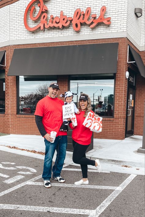 Chick Fil A Family Costume, Chick Fil A Halloween Costume, Family With Baby Halloween Costumes, Chick Fil A Costume, Family Halloween Costumes With Toddler, Family Of 3 Halloween Costumes, Family Halloween Costumes With Baby, Family Themed Halloween Costumes, First Halloween Costumes