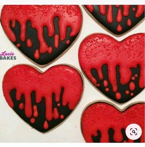 Goth Cookies Decorated, Halloween Heart Cookies, Spooky Sugar Cookies, Spooky Cookies Decorated, Halloween Wedding Cookies, Gothic Cookies, Goth Cookies, Goth Desserts, Gothic Desserts