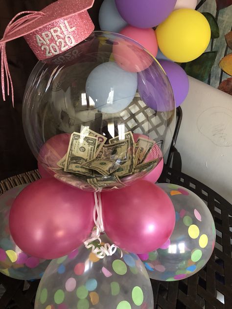 Graduation Bobo Balloons Ideas, Graduation Bobo Balloons, Cricut Balloon Ideas, Graduation Balloon Bouquet Ideas, Bobo Balloon Ideas Diy, Stuffing Balloons Ideas, Graduation Stuffed Balloons, Money In Balloon Gift Ideas, Ballon Money Gift Ideas