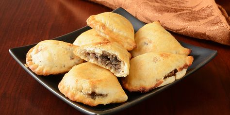 Mushroom Turnovers Mushroom Turnovers, Recipe Mushroom, Savory Pies Recipes, Turnover Recipes, Mushroom Pie, Best Appetizer Recipes, Animal Protein, Starters Recipes, Perfect Appetizers