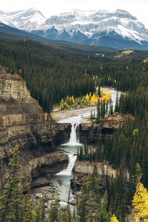 Alberta, Canada Alberta is a province in Western Canada. Its landscape… Badlands National Park, Western Canada, Beautiful Waterfalls, Landscape Ideas, Alam Yang Indah, Alberta Canada, Canada Travel, Lake District, Landscape Photos