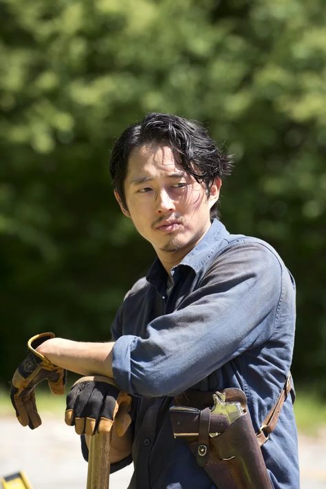 When He Was the Perfect Handyman Glen Walking Dead, Glenn Walking Dead, Glen Rhee, Twd Glenn, Glenn The Walking Dead, Steven Yuen, Glenn Y Maggie, Walking Dead Wallpaper, The Walkind Dead