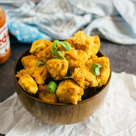 Popcorn Tofu — It's Just Like Popcorn Chicken But WAY Healthier Popcorn Tofu, Vegan Popcorn, Healthy Popcorn, Tofu Recipes Vegan, Tofu Recipe, Tofu Dishes, Popcorn Chicken, Tofu Recipes, Vegan Cooking